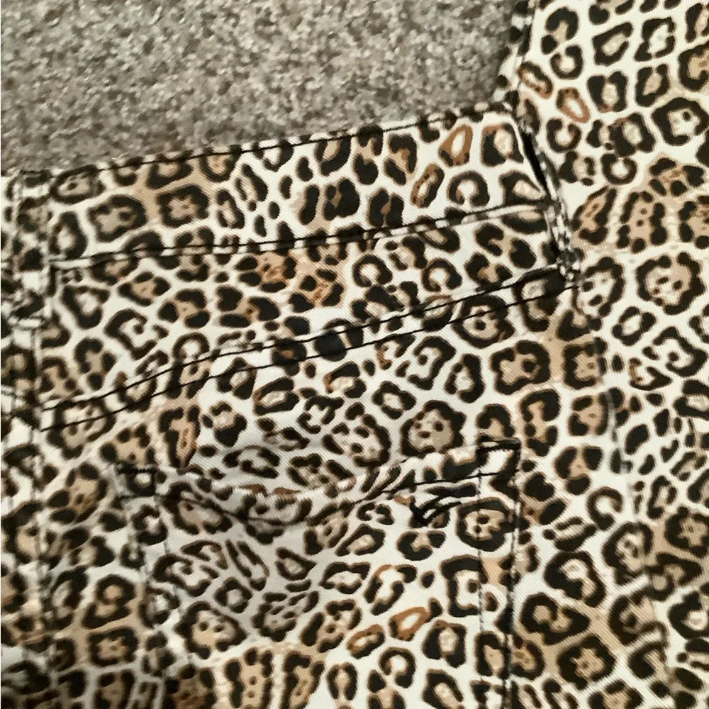 Women’s Ankle Length Cheetah Print Skinny Jeans - Picture 6 of 6